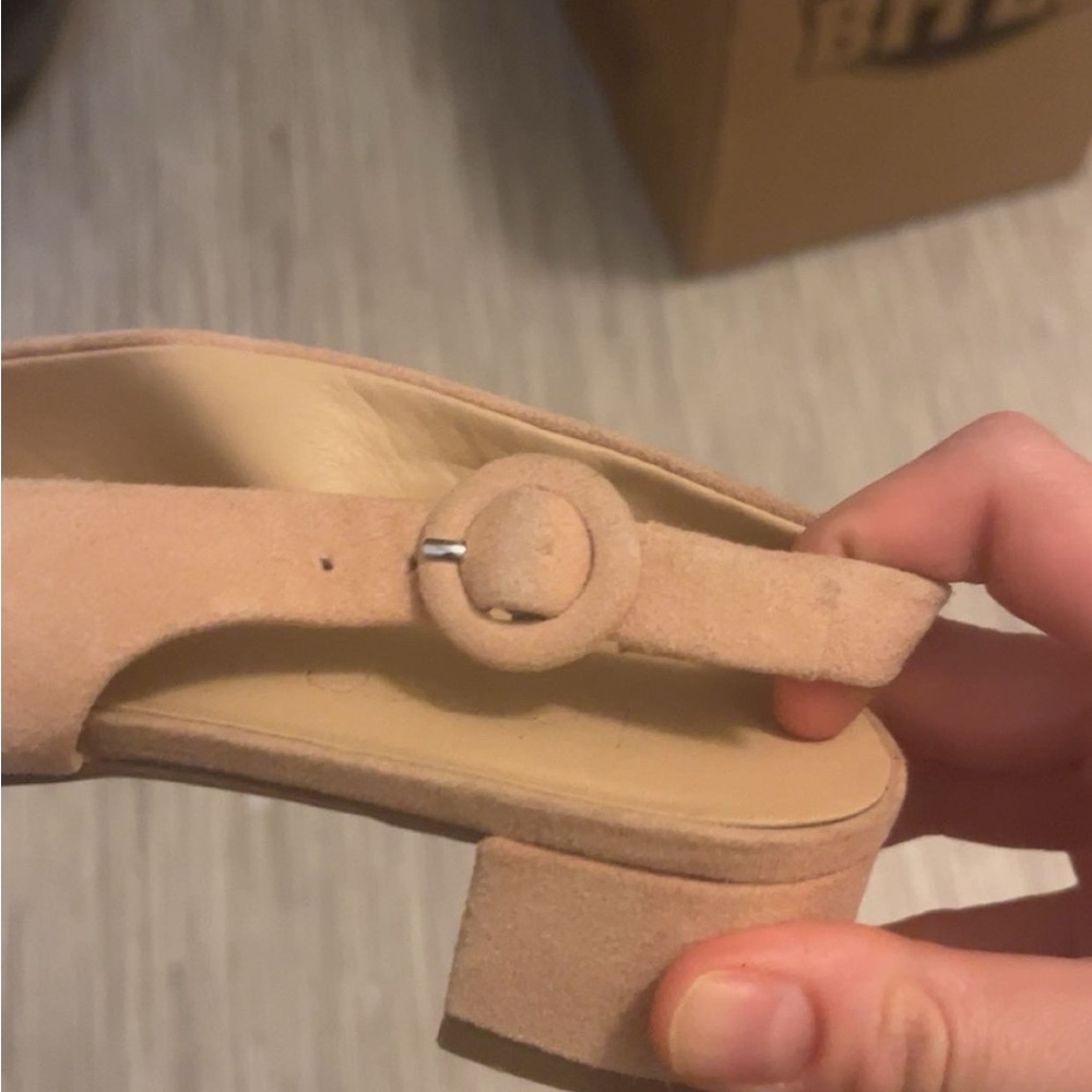 ๐ Franco Sarto Light Pink/Cream Short Heels ๐ - Picture 3 of 9